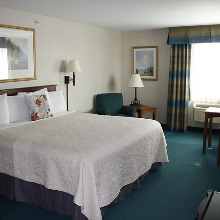 Baraga Lakeside Inn Extérieur photo