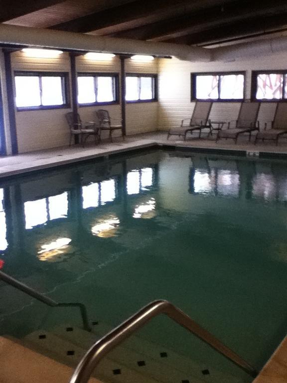 Baraga Lakeside Inn Extérieur photo