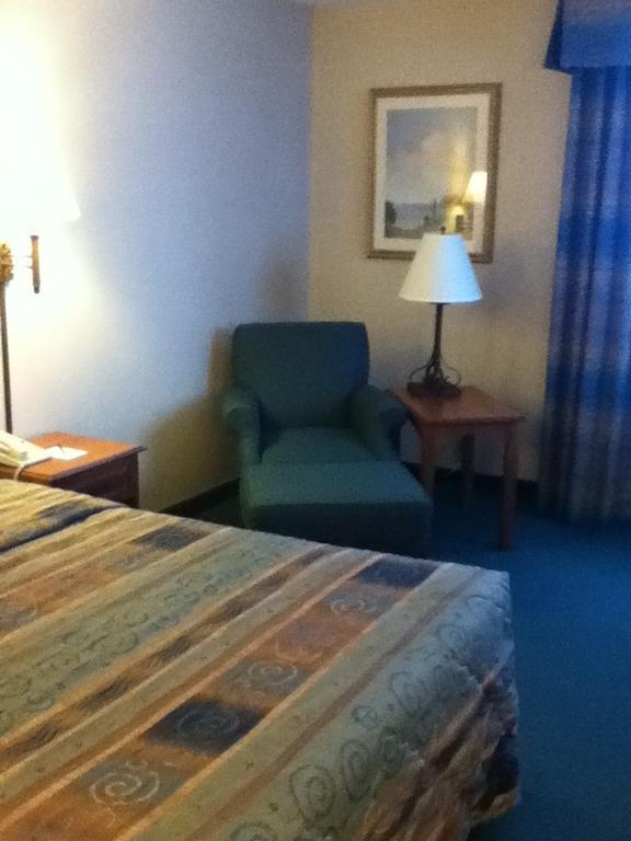 Baraga Lakeside Inn Extérieur photo