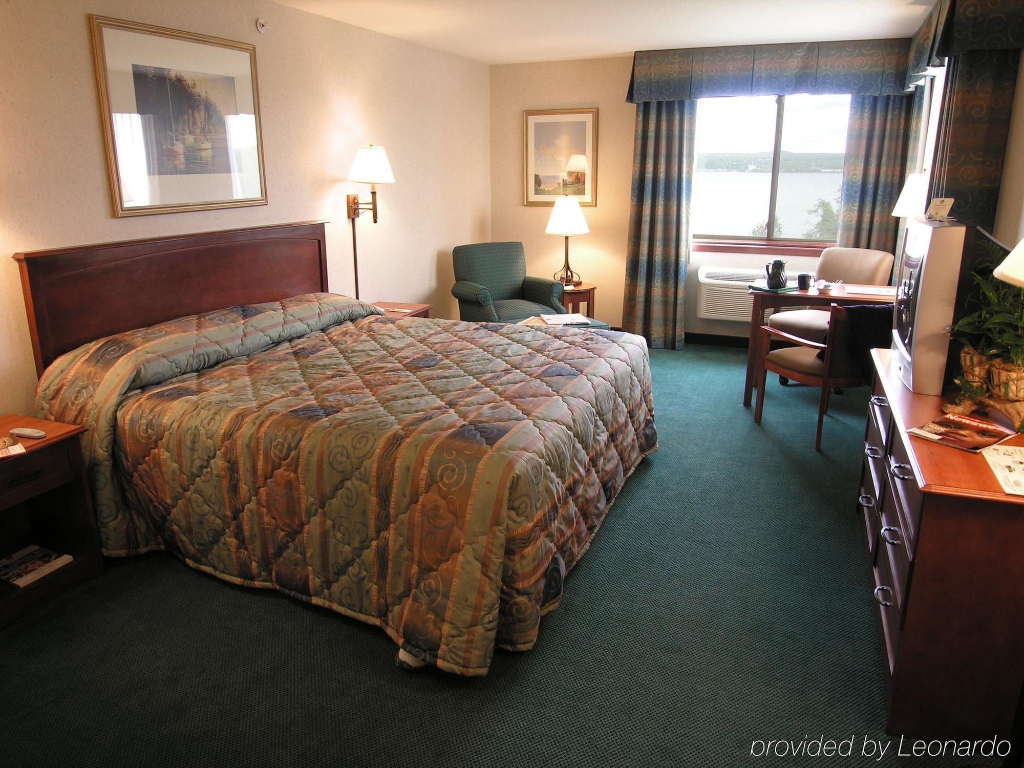 Baraga Lakeside Inn Chambre photo