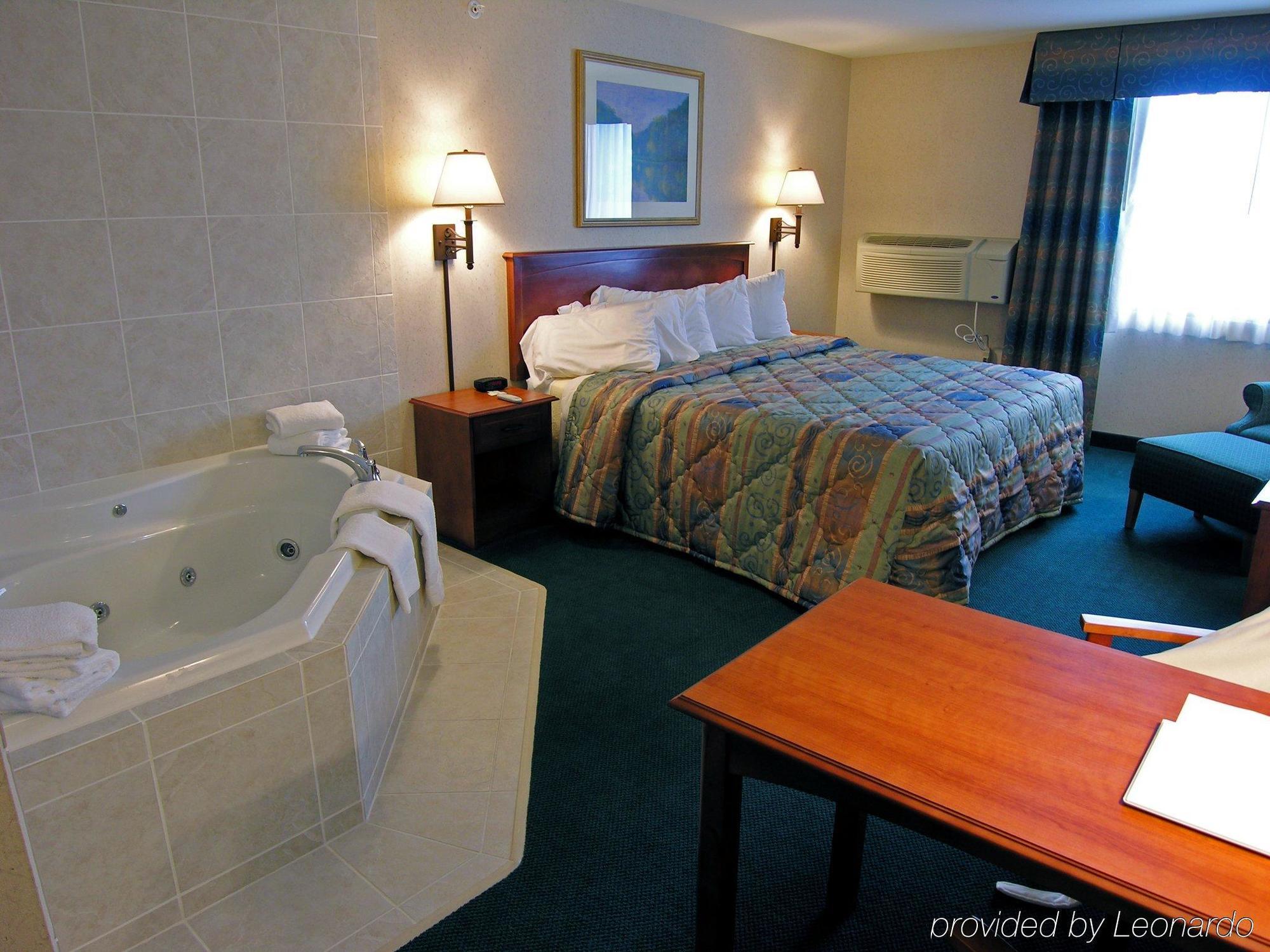 Baraga Lakeside Inn Chambre photo