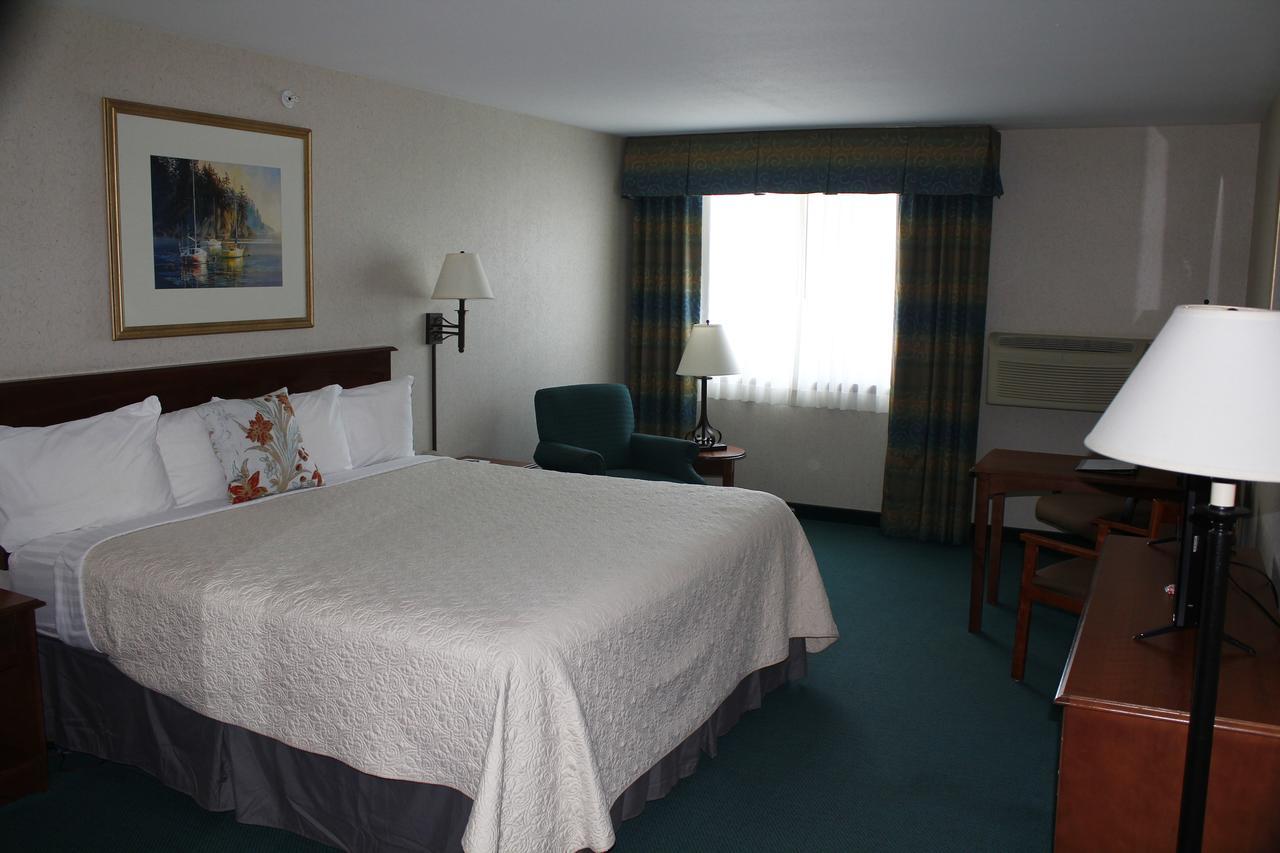 Baraga Lakeside Inn Extérieur photo